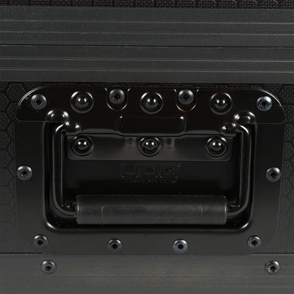 UDG Ultimate Flight Case Scratch Plus (Trolley+Wheels)